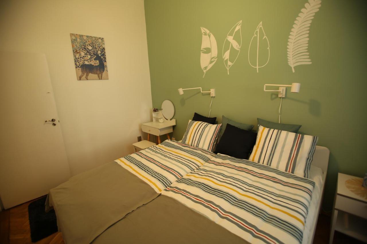 Castle Courtyard Hideaway Apartment Budapest Exterior photo